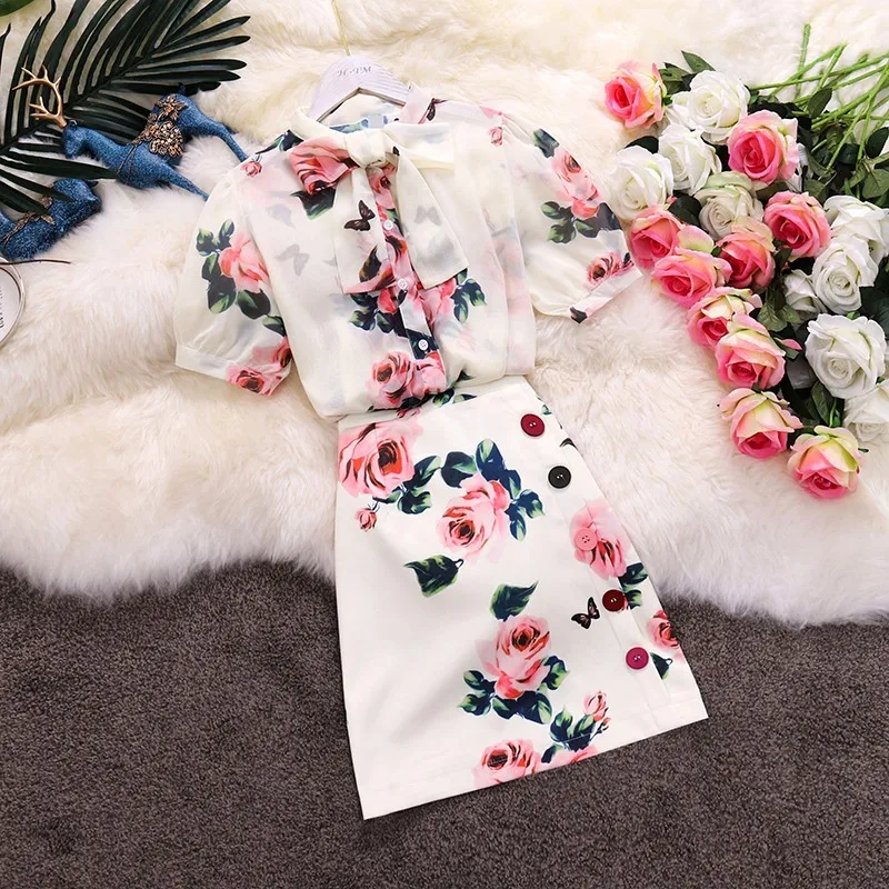 Summer New Fashion Runway Rose Floral Print Skirt Two Piece Set Women's Bow Chiffon Blouse top+Button Skirts Sets
Summer New Fashion Runway Rose Floral Print Skirt Two Piece Set Women's Bow Chiffon Blouse top+Button Skirts Sets