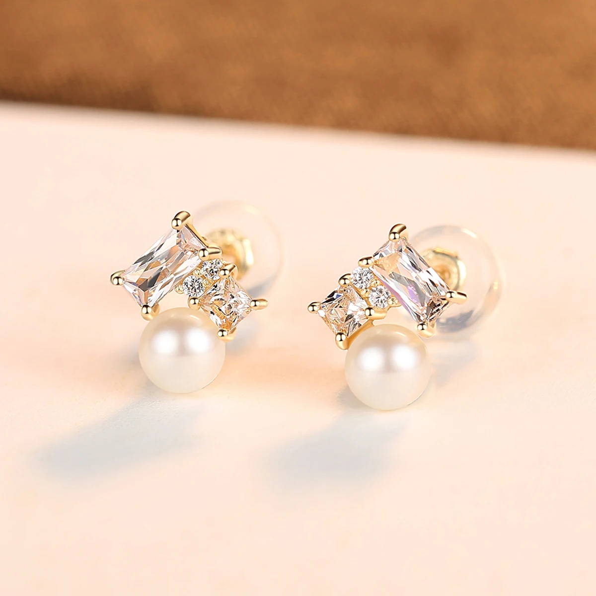 CZCITY New Natural Freshwater Pearls Stud Earrings for Women Anniversary Pure 14k Gold Yellow Gold Fine Jewelry Brincos E14129
CZCITY New Natural Freshwater Pearls Stud Earrings for Women Anniversary Pure 14k Gold Yellow Gold Fine Jewelry Brincos E14129