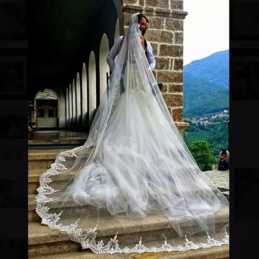 Vintage New Appliques Lace Edge Korean Cathedral Length 3 Meters One Layer Custom Size Free Comb For Wedding Dress Veils
Vintage New Appliques Lace Edge Korean Cathedral Length 3 Meters One Layer Custom Size Free Comb For Wedding Dress Veils