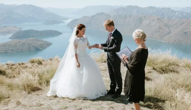 Dominiss A Line Wedding Dresses With jacket Sweetheart Lace Sweep Train Plus Size Bridal Gowns wedding gowns Robes De Soiree
Dominiss A Line Wedding Dresses With jacket Sweetheart Lace Sweep Train Plus Size Bridal Gowns wedding gowns Robes De Soiree