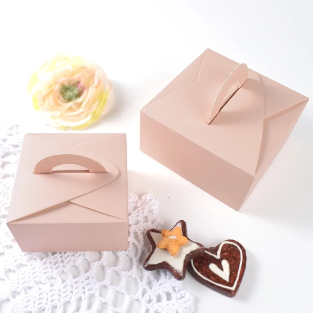100pcs 9x9x5cm Pink Small size handheld candy box,White Card Gift Box,wedding party,Valentine's Day Chocolate Box,Biscuit Box
100pcs 9x9x5cm Pink Small size handheld candy box,White Card Gift Box,wedding party,Valentine's Day Chocolate Box,Biscuit Box