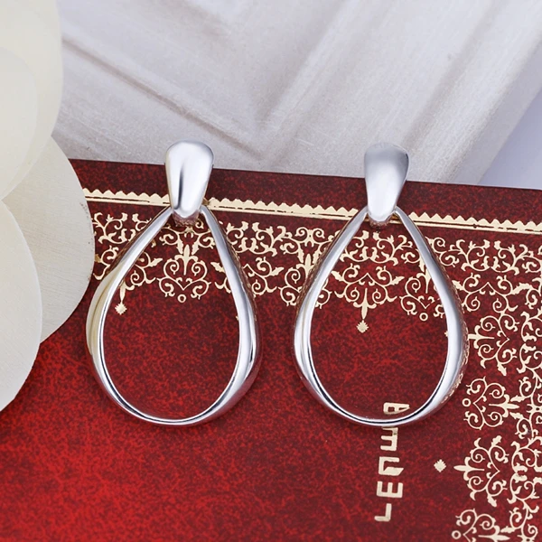 New style 925 sterling silver earrings minimalist modern ladies jewelry fashion with a cocktail party free shipping
New style 925 sterling silver earrings minimalist modern ladies jewelry fashion with a cocktail party free shipping