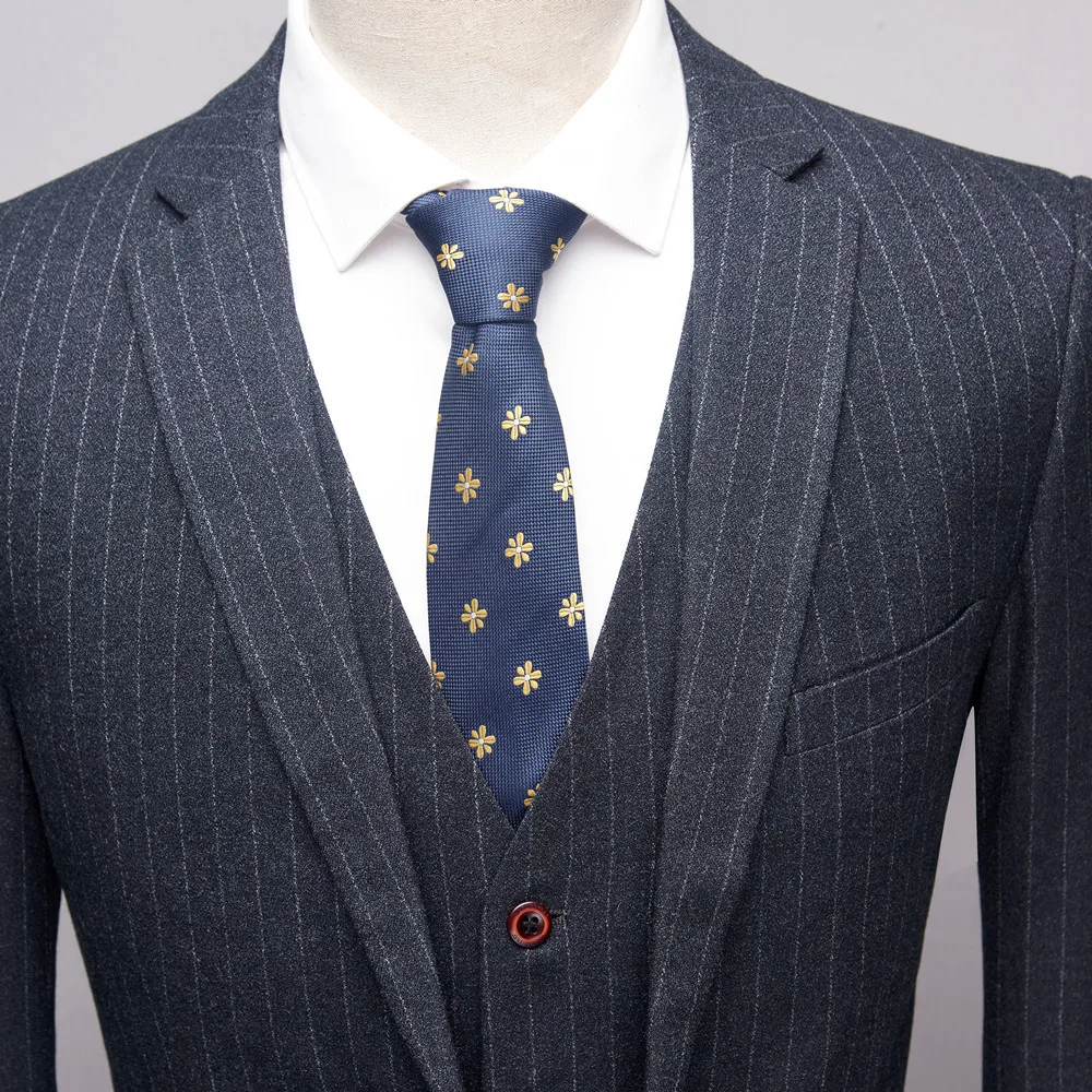 Men's Single Breasted Two Buttons Suit Striped Business Casual Suit Three-Piece Men's Slim Wedding Groom Dress
Men's Single Breasted Two Buttons Suit Striped Business Casual Suit Three-Piece Men's Slim Wedding Groom Dress