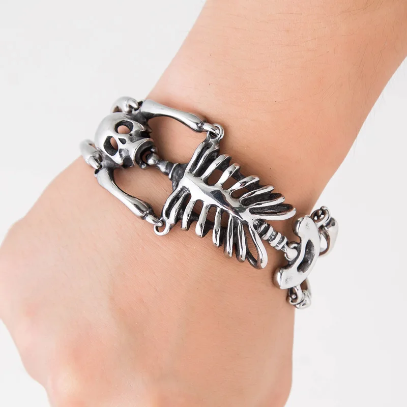 2018 New Hyperbole Spring-Clasps Stainless Steel Skull Cuff Bracelets as men gift
2018 New Hyperbole Spring-Clasps Stainless Steel Skull Cuff Bracelets as men gift