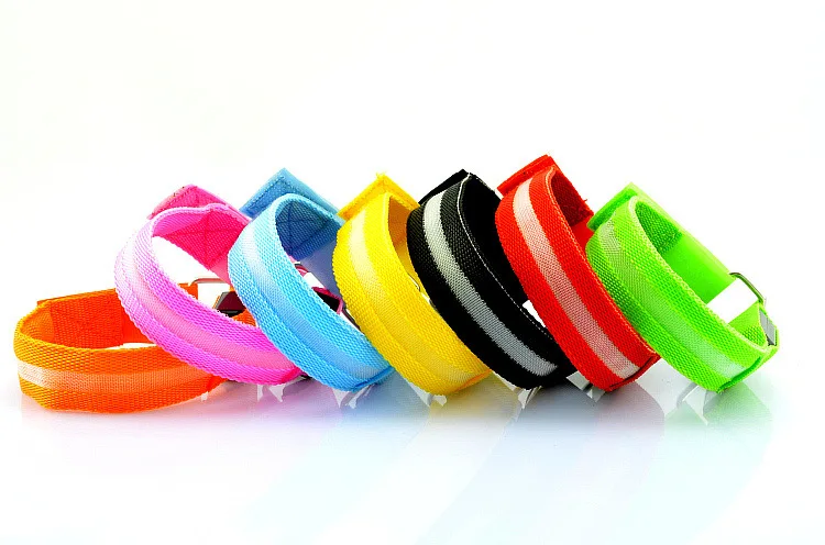 Luminous Glow Armband Wristband Flashing LED Bracelet Arm Belt Lighting Toys Gift Christmas Party Decoration Supplies
Luminous Glow Armband Wristband Flashing LED Bracelet Arm Belt Lighting Toys Gift Christmas Party Decoration Supplies