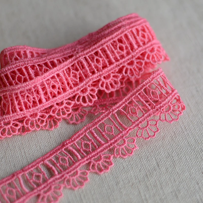 15Yards 2.3cm Width French Net Lace Tape Beautiful Water Soluble Ribbon DIY Fabric Handmade Lace Trim For Dress Bag YYN471
15Yards 2.3cm Width French Net Lace Tape Beautiful Water Soluble Ribbon DIY Fabric Handmade Lace Trim For Dress Bag YYN471