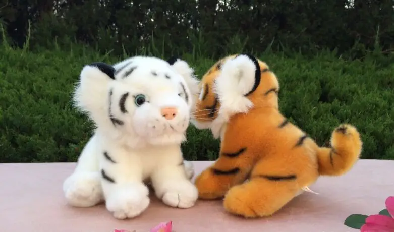 one piece cute plush tiger toy lovely high quality sitting tiger doll gift about 20cm 2767
one piece cute plush tiger toy lovely high quality sitting tiger doll gift about 20cm 2767