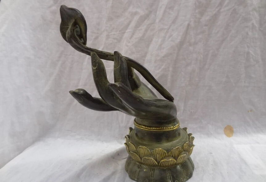 fast shipping USPS to USA S1195 11" Chinese Bronze Gilt Buddhism Lotus GuanYin Buddha Fo Hand Hold RuYi Statue
fast shipping USPS to USA S1195 11" Chinese Bronze Gilt Buddhism Lotus GuanYin Buddha Fo Hand Hold RuYi Statue