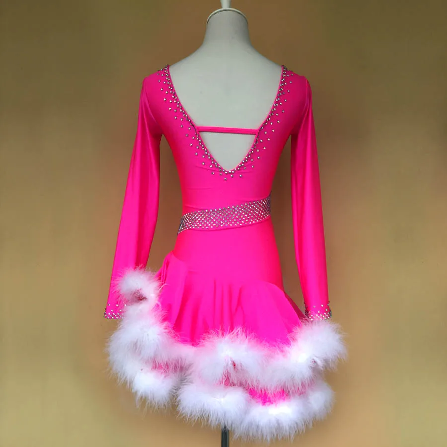 New style latin dance costumes sexy senior velvet diamond long sleeves latin dance dress for women latin dance dresses S-4X
New style latin dance costumes sexy senior velvet diamond long sleeves latin dance dress for women latin dance dresses S-4X