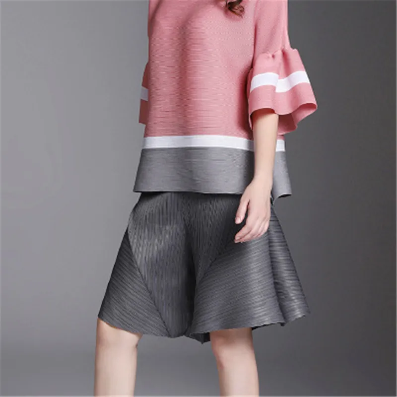 Miyake, плиссированные, Новинка лета 2022, женские штаны, модный дизайн, свободные, эластичная резинка на талии, большие размеры, однотонные женск...
Miyake, плиссированные, Новинка лета 2022, женские штаны, модный дизайн, свободные, эластичная резинка на талии, большие размеры, однотонные женск...