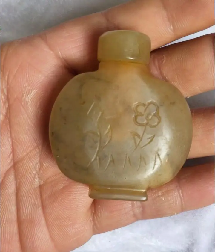 100% Chinese handmade old jade Stone Carved Flower Snuff Bottle, Bottle only for home Decoration
100% Chinese handmade old jade Stone Carved Flower Snuff Bottle, Bottle only for home Decoration