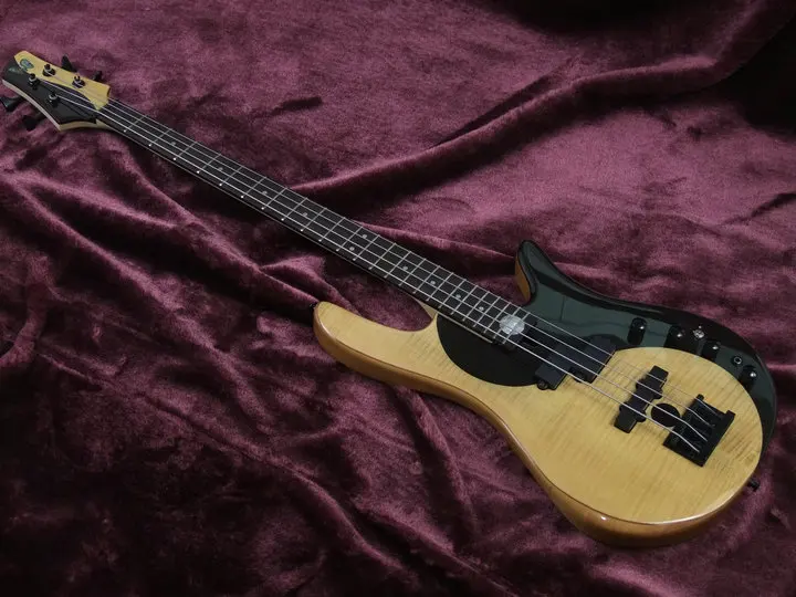 New arrival Yin an Yang 5 strings Bass guitar with active pickups /electric guitar
New arrival Yin an Yang 5 strings Bass guitar with active pickups /electric guitar