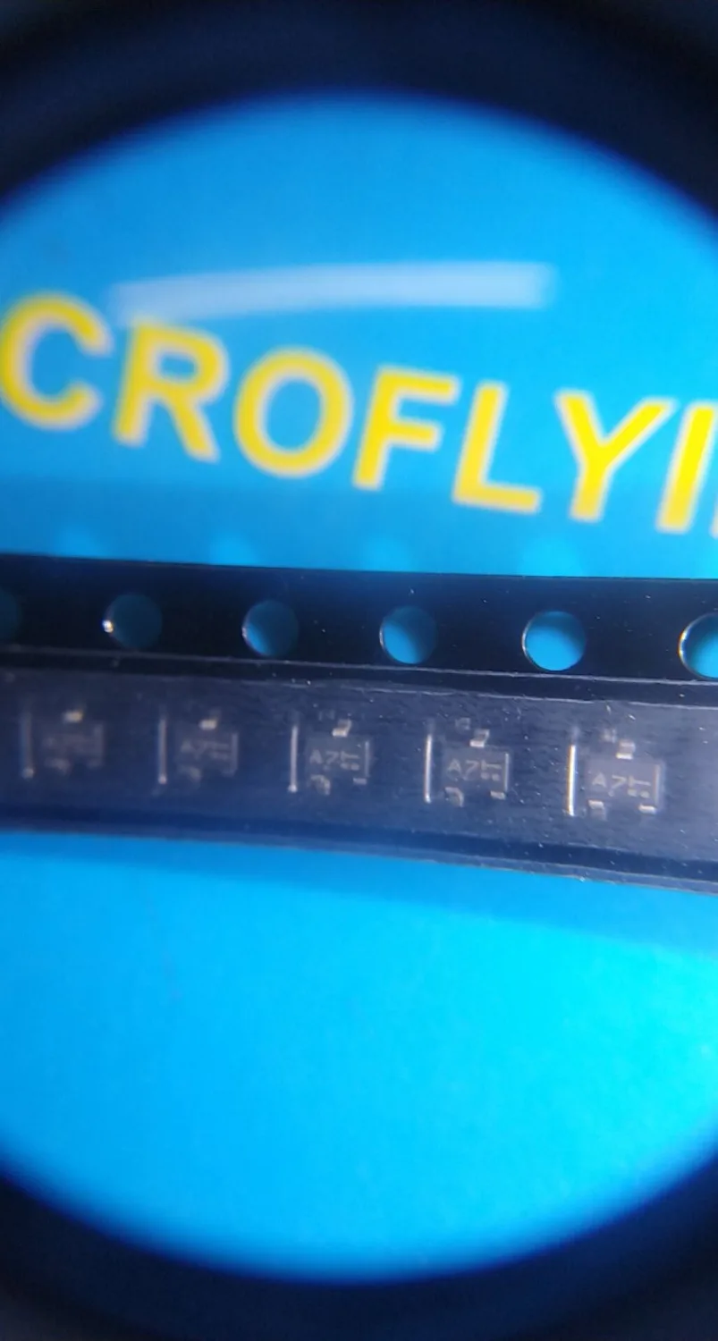 Фотокамера 2 W MM3Z12VT1G SOD323 RB521S-30 MMBT3946 SOT363 DTA014YE DTC114YE SOT523
Фотокамера 2 W MM3Z12VT1G SOD323 RB521S-30 MMBT3946 SOT363 DTA014YE DTC114YE SOT523