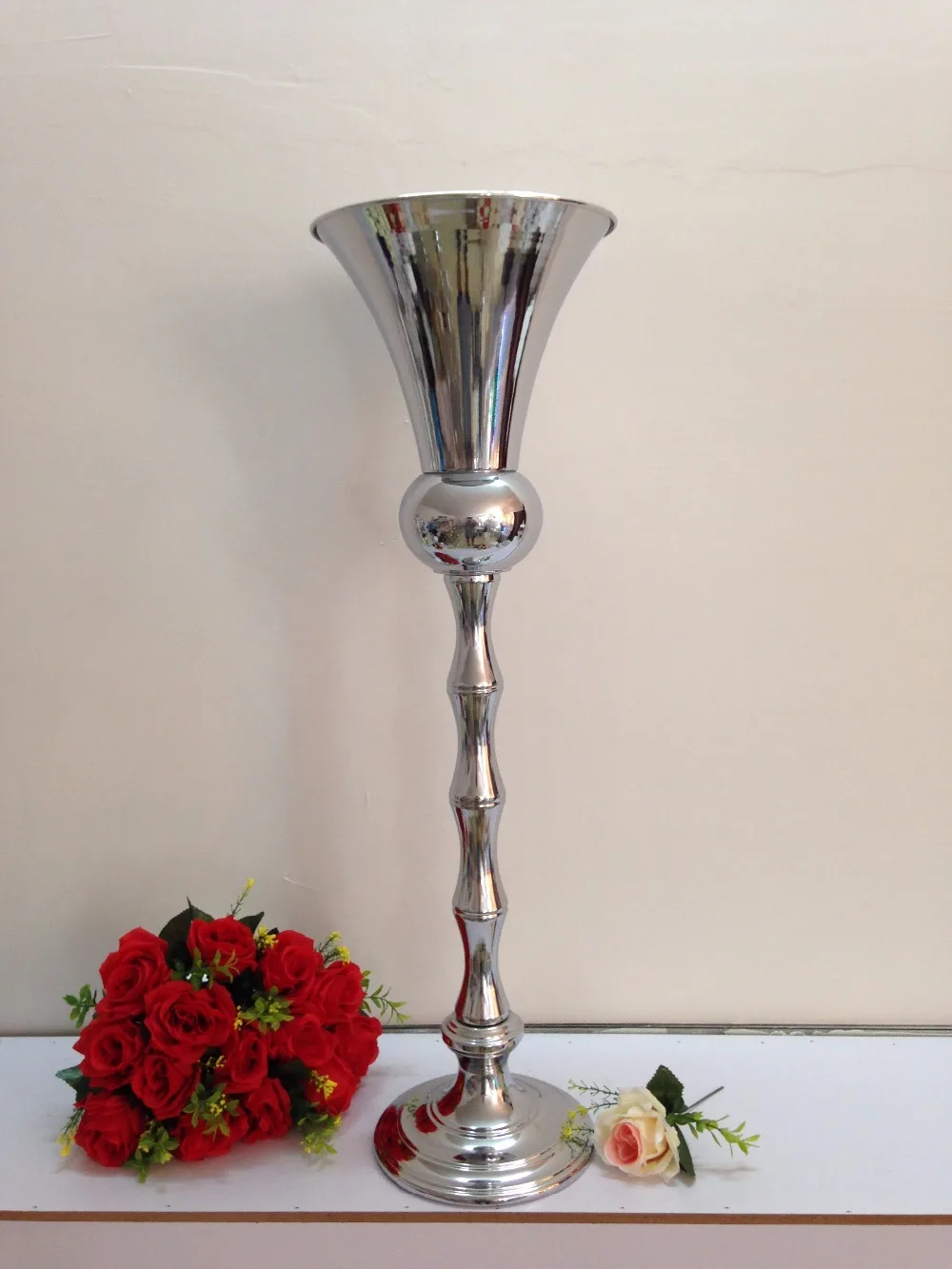 10pcs Luxury Wedding Silver Metal Table Stand,Banquet Flower Vase,Wedding Props,Party Table Centerpiece Height of 80cm
10pcs Luxury Wedding Silver Metal Table Stand,Banquet Flower Vase,Wedding Props,Party Table Centerpiece Height of 80cm