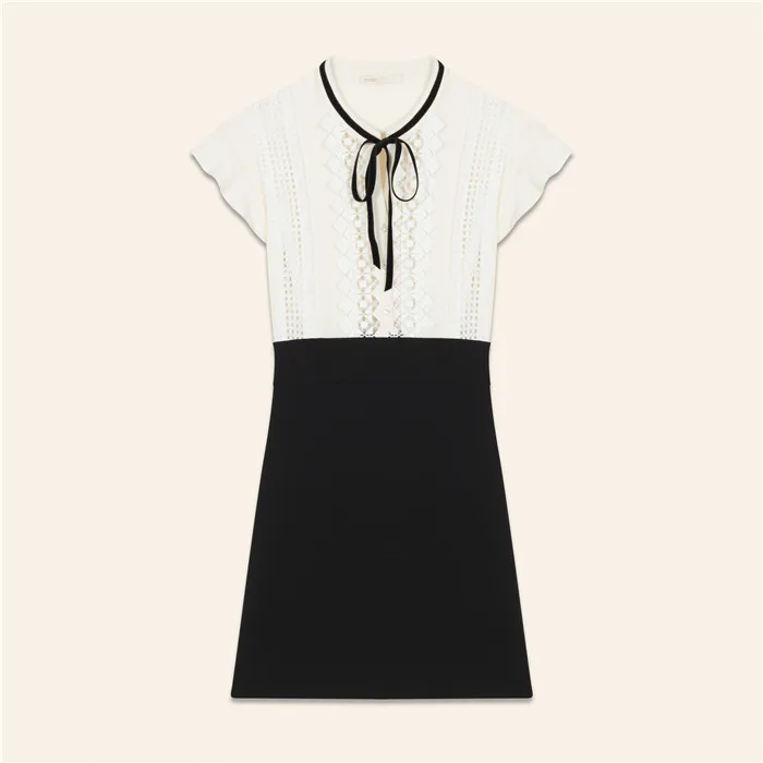 Spot France s new spring and summer 2018 heavy lace stitching sleeveless with cultivate morality dress is female
Spot France s new spring and summer 2018 heavy lace stitching sleeveless with cultivate morality dress is female