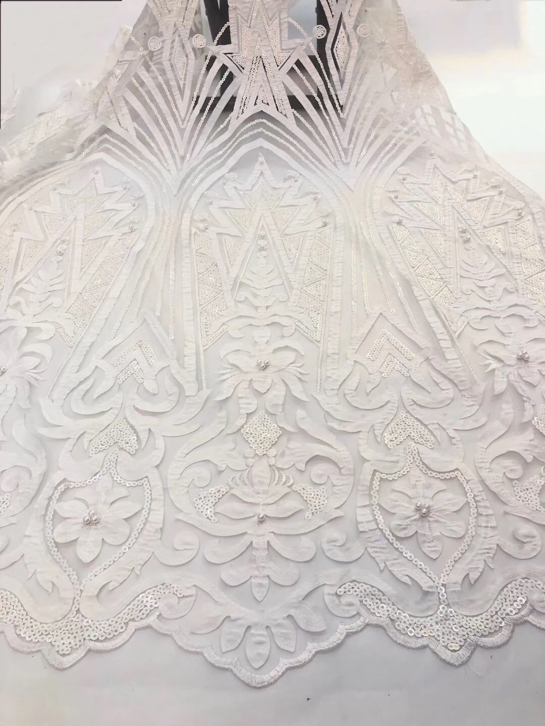 High Quality African Sequins Lace Fabric 2021 For Party Hot Selling French Net Lace Fabric With Sequins And Beaded T3135
High Quality African Sequins Lace Fabric 2021 For Party Hot Selling French Net Lace Fabric With Sequins And Beaded T3135