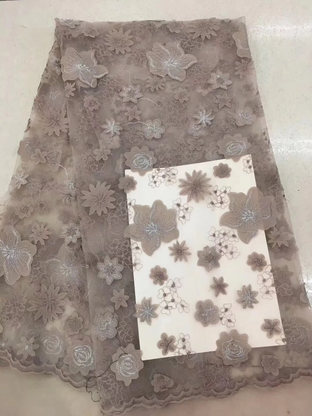 5yards/lot 2018 High quality Nigerian French Lace African Lace Fabric For Party Dress Peach Africa mesh tulle lace fabric CD2142
5yards/lot 2018 High quality Nigerian French Lace African Lace Fabric For Party Dress Peach Africa mesh tulle lace fabric CD2142