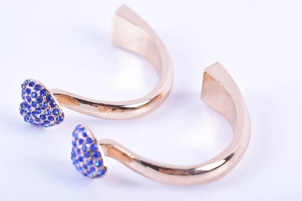 5pcs Rose Golden Leather Bracelet Royal Blue Heart Shaped Clasp/Half Cuff 4x10mm Closure--CLP1299
5pcs Rose Golden Leather Bracelet Royal Blue Heart Shaped Clasp/Half Cuff 4x10mm Closure--CLP1299