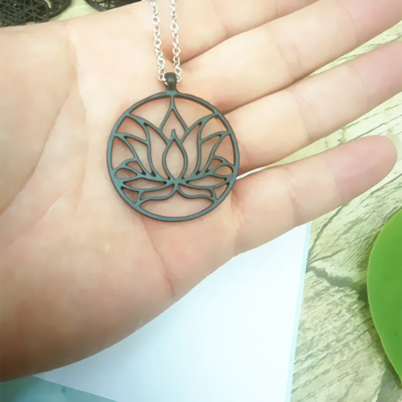 Lotus flower pendant Silver Plated With 60cm Box chain Fashion Jewelry Necklaces For women Best Friend Gift
Lotus flower pendant Silver Plated With 60cm Box chain Fashion Jewelry Necklaces For women Best Friend Gift