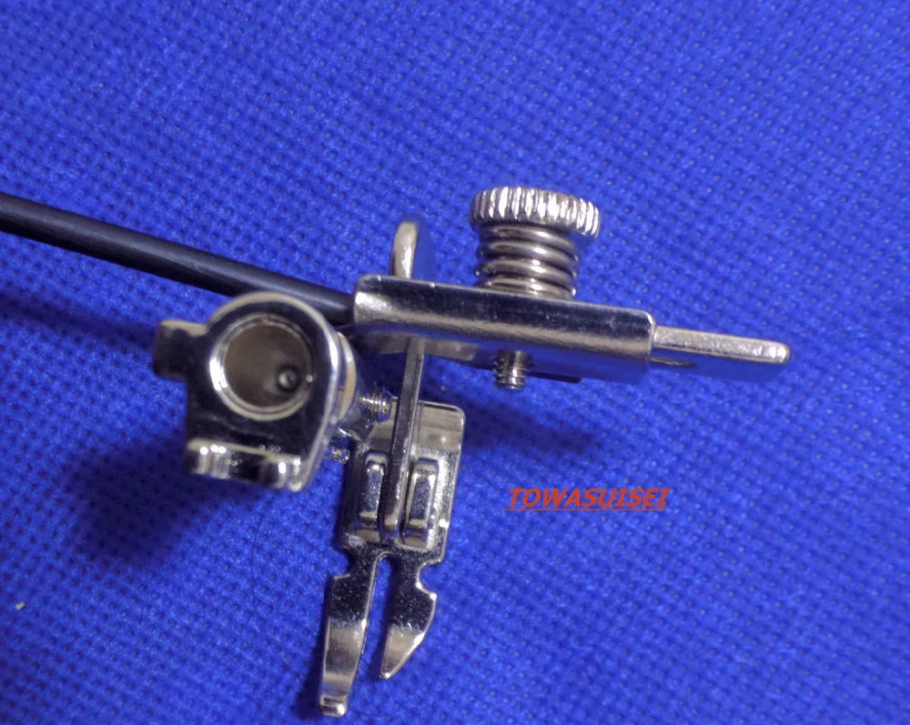 3 Way Combination Hinged ZipperFoot kit BERNINA Old Style 530,610,614,700,707,708,709,717,718 1010, 1011, 1020, 1030
3 Way Combination Hinged ZipperFoot kit BERNINA Old Style 530,610,614,700,707,708,709,717,718 1010, 1011, 1020, 1030