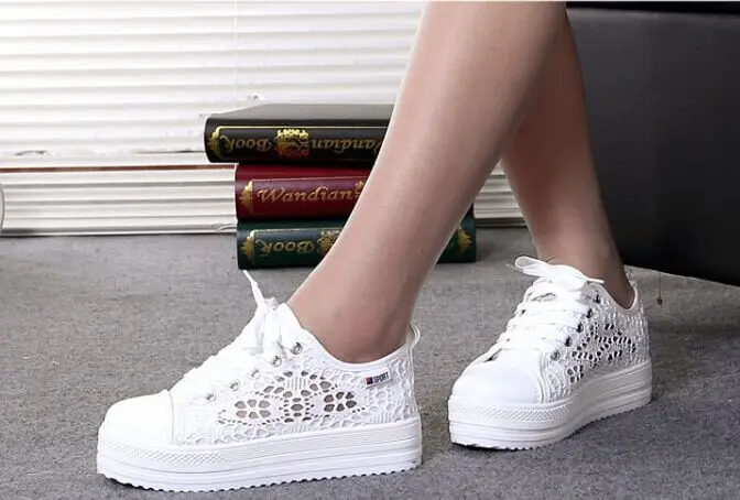 Новинка 2019, милая Спортивная повседневная обувь на шнуровке, женская повседневная обувь, кроссовки, белая и черная обувь, женские Размеры 35-40
Новинка 2019, милая Спортивная повседневная обувь на шнуровке, женская повседневная обувь, кроссовки, белая и черная обувь, женские Размеры 35-40