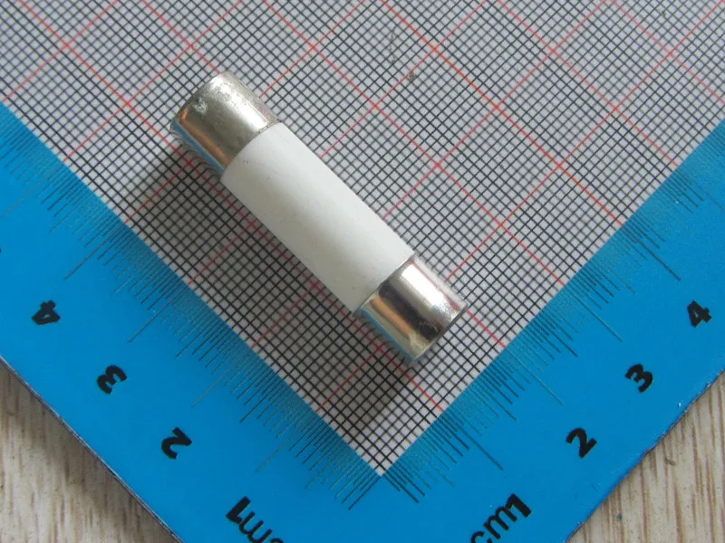 Бесплатная доставка 10 шт. керамический предохранитель R015 0.5A 1A 2A 4A 5A 6A 8A 10A 16A 20A 32A 500 в 10*38 керамическая страховая трубка
Бесплатная доставка 10 шт. керамический предохранитель R015 0.5A 1A 2A 4A 5A 6A 8A 10A 16A 20A 32A 500 в 10*38 керамическая страховая трубка