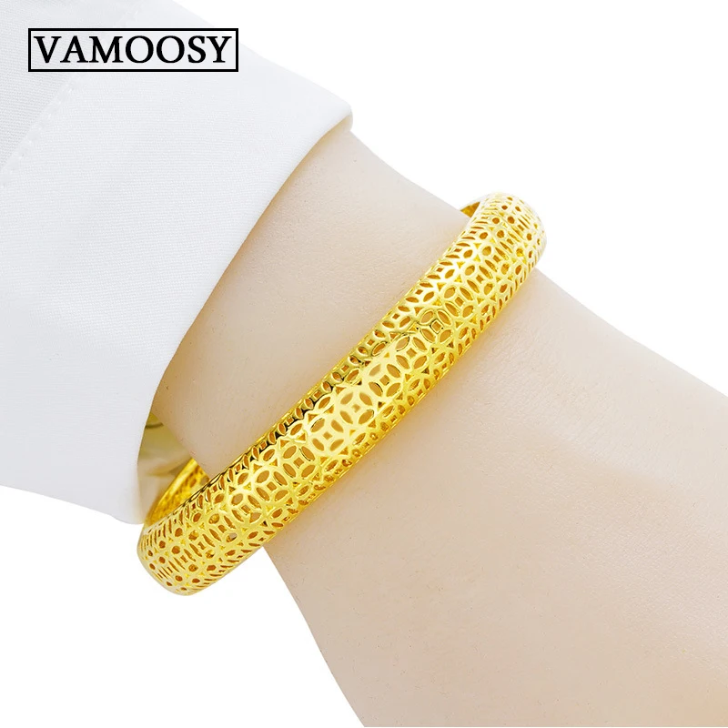 2018 New Design Fashion Hollow Bangles Bracelets for Women Full 24K Gold Bracelets for Women Girlsfriend Wedding Bridal Gift
2018 New Design Fashion Hollow Bangles Bracelets for Women Full 24K Gold Bracelets for Women Girlsfriend Wedding Bridal Gift