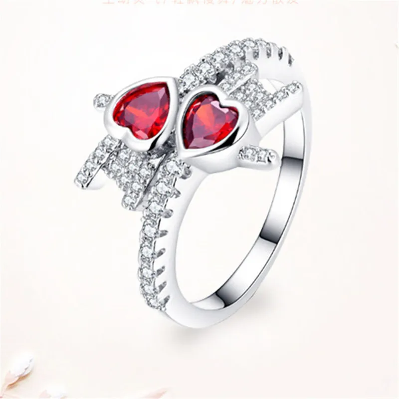 HIP Hop 1Pc Fashion heart ring Copper inlaid zircon Three colors optional Bling For Women Jewelry Dropshiping
HIP Hop 1Pc Fashion heart ring Copper inlaid zircon Three colors optional Bling For Women Jewelry Dropshiping