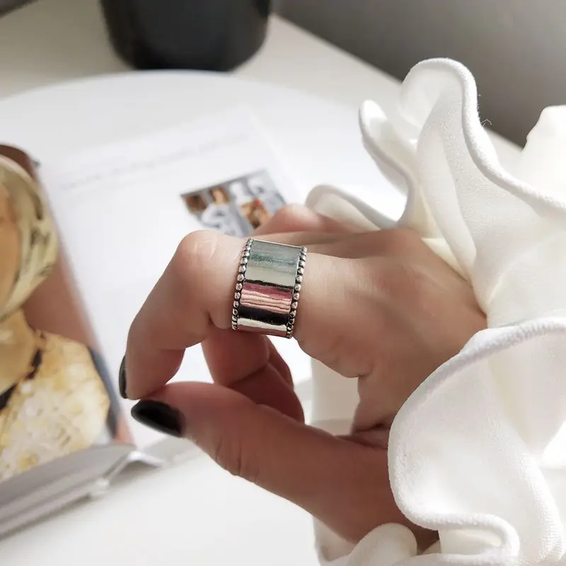 Silvology 925 Sterling Silver Glossy Bead Edge Wide Surface Female Rings Elegant Japan Korea Open Rings Silver 925 Jewelry Gift
Silvology 925 Sterling Silver Glossy Bead Edge Wide Surface Female Rings Elegant Japan Korea Open Rings Silver 925 Jewelry Gift