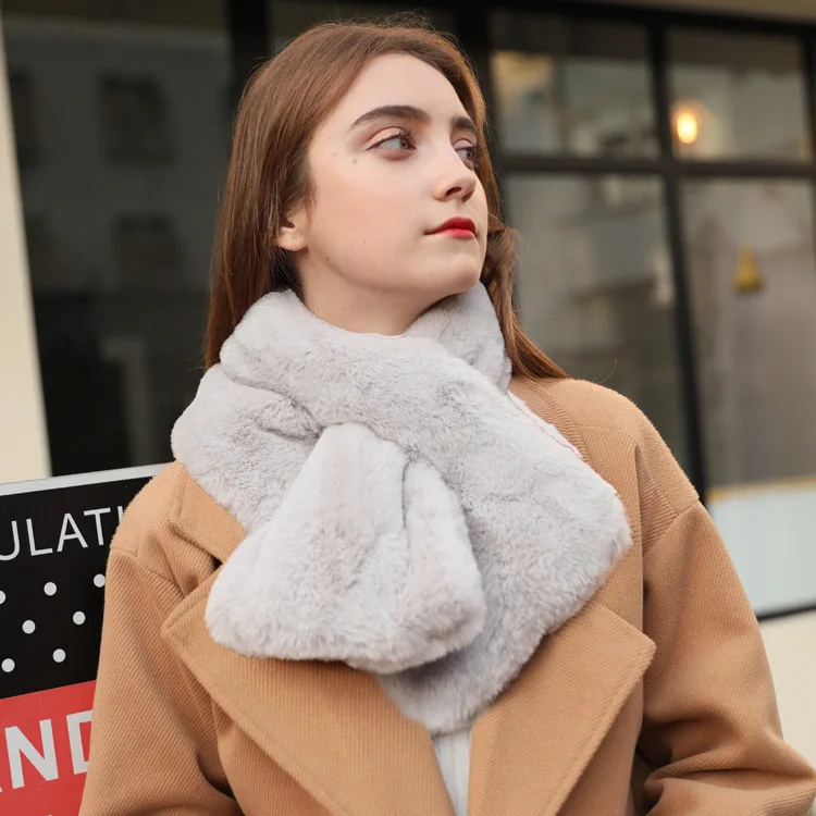 L size Women Winter Wraps 99cm warm monochrome wool scarf Fashion new joker Faux rabbit fur scarves plaid winter scarf
L size Women Winter Wraps 99cm warm monochrome wool scarf Fashion new joker Faux rabbit fur scarves plaid winter scarf