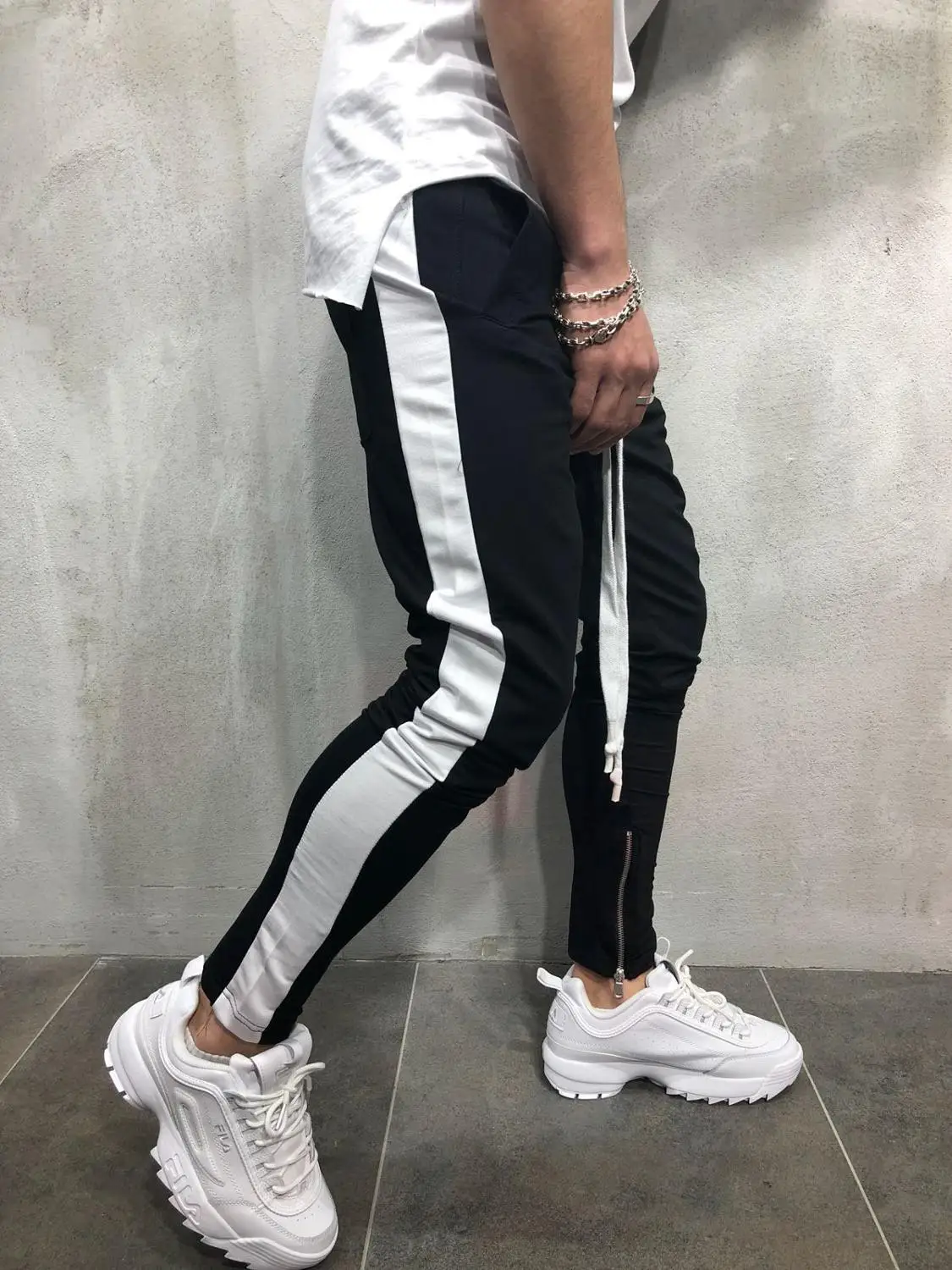 Fashion Sweatpants Men Pants Casual Cotton Men Jogger Pants Skinny Fitness Pants Hip Hop Streetwear Trousers Foot Zipper
Fashion Sweatpants Men Pants Casual Cotton Men Jogger Pants Skinny Fitness Pants Hip Hop Streetwear Trousers Foot Zipper