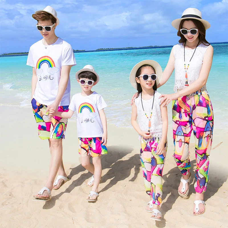 Фото Комплект одежды для отпуска футболка с коротким рукавом и шорты мальчиков