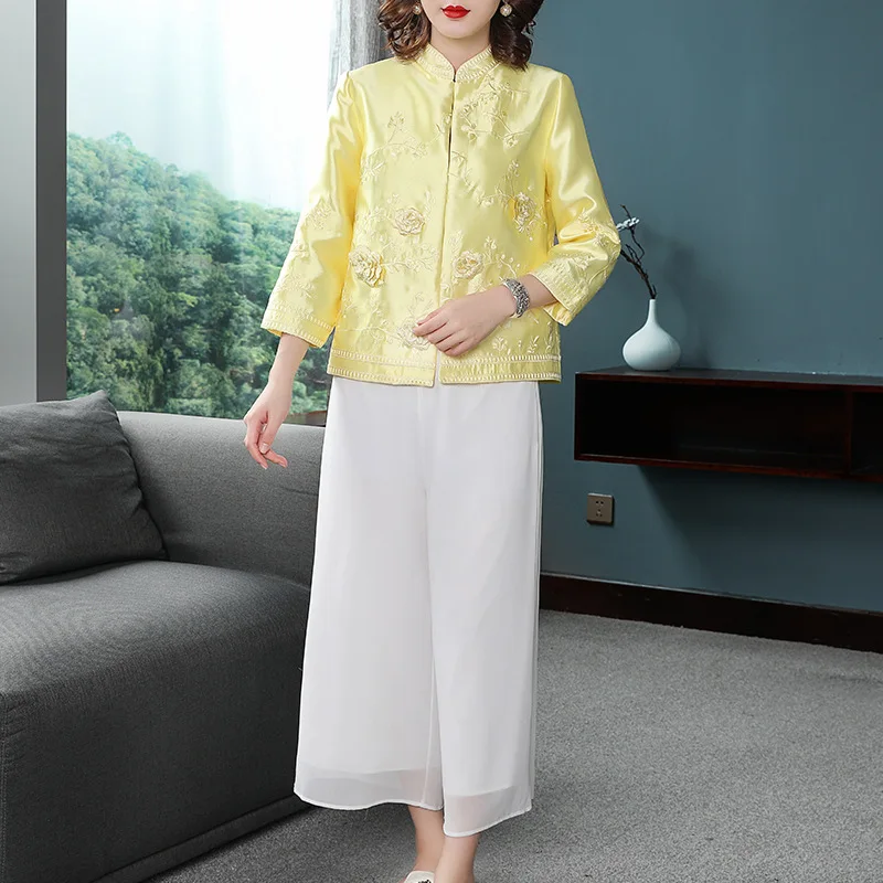 2020 Autumn Fashion Jackets High Quality Coat Women Exquisite Embroidery 3/4 Sleeve Vintage Tops Coat Yellow Rose Red White XXL
2020 Autumn Fashion Jackets High Quality Coat Women Exquisite Embroidery 3/4 Sleeve Vintage Tops Coat Yellow Rose Red White XXL