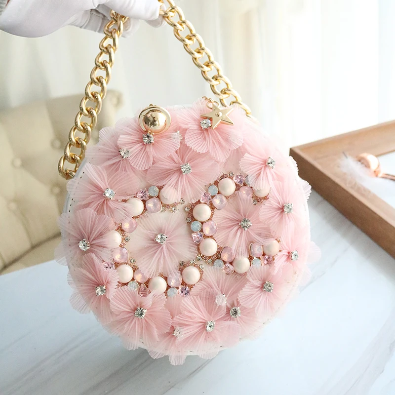 Spring and Summer 2019 New Fashion Girl Bag Fairy Flower Insert Drill Hand-held Single Shoulder Slant Bag
Spring and Summer 2019 New Fashion Girl Bag Fairy Flower Insert Drill Hand-held Single Shoulder Slant Bag
