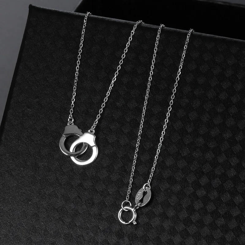 Dorado Small 925 Sterling Silver Handcuffs Pendant Necklaces For Women Chain Necklace Choker Jewelry Gift Collier femme 2020
Dorado Small 925 Sterling Silver Handcuffs Pendant Necklaces For Women Chain Necklace Choker Jewelry Gift Collier femme 2020