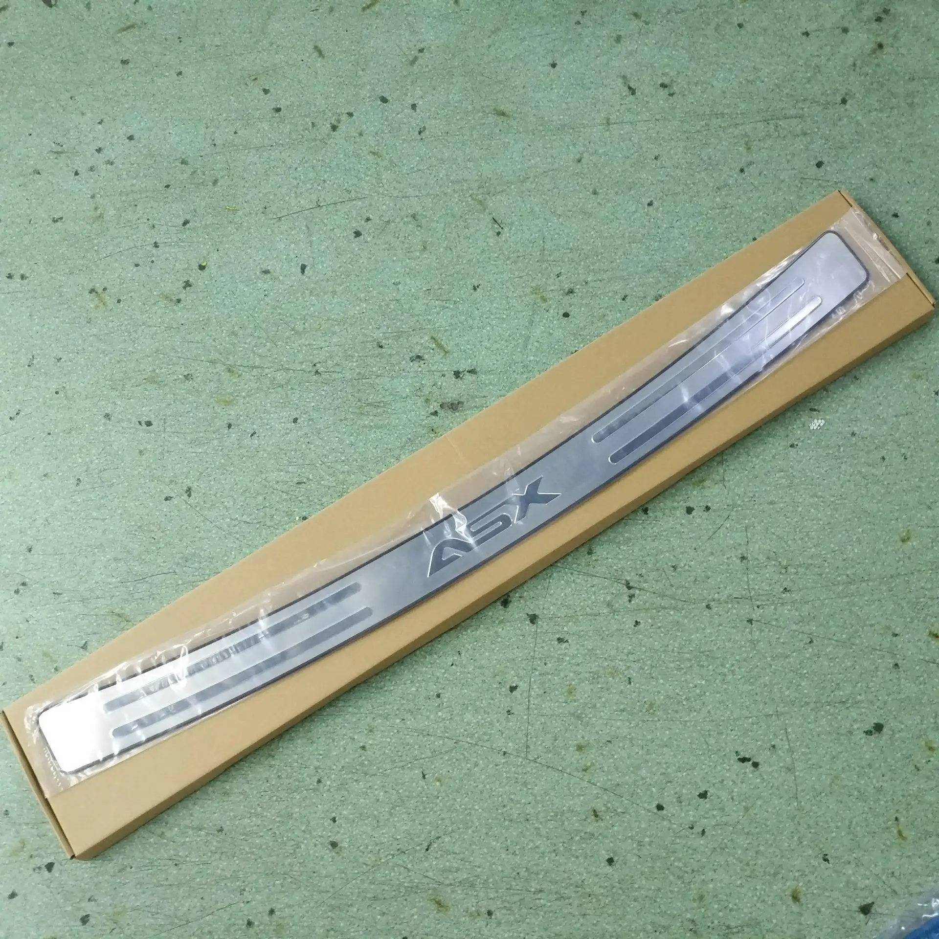 For Mitsubishi ASX2013-2018 Stainless Steel Rear Bumper Protector Sill Trunk Guard Cover Trim Car styling
For Mitsubishi ASX2013-2018 Stainless Steel Rear Bumper Protector Sill Trunk Guard Cover Trim Car styling