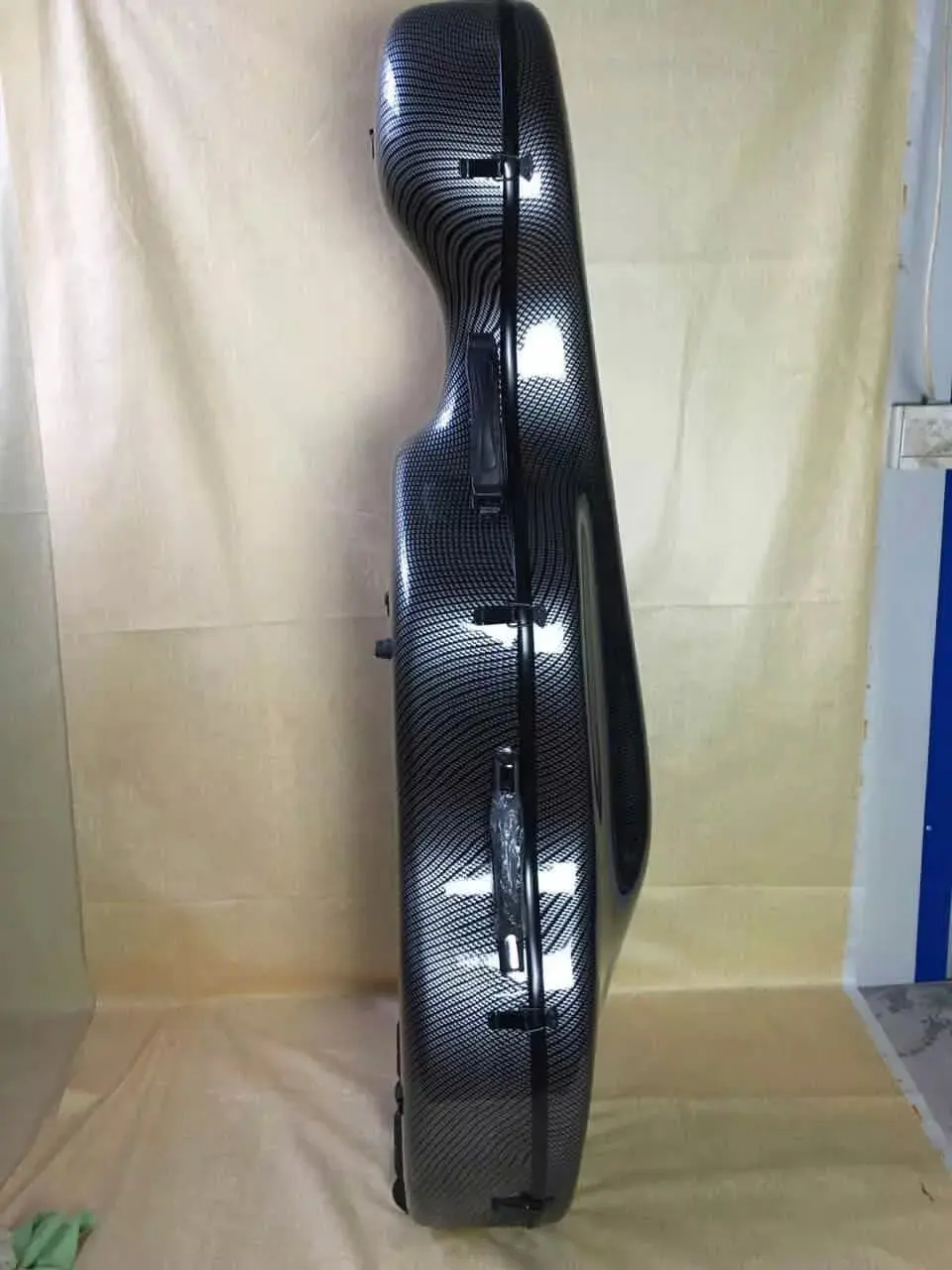 One black 4/4 Cello Case Hard case Carbon Fiber Strong Light High quality wine Color N6
One black 4/4 Cello Case Hard case Carbon Fiber Strong Light High quality wine Color N6