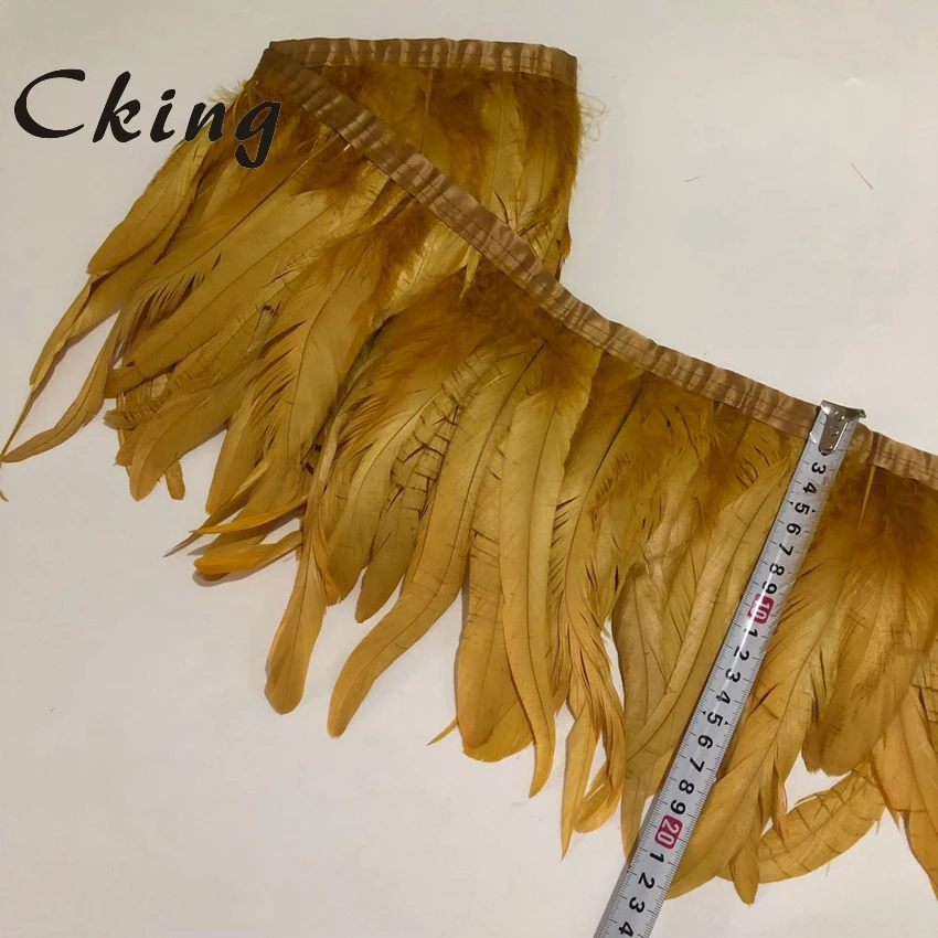 2 Meters Gold Rooster Tail Feather Trim 20-25cm Coque Feather Trimming Feather For Crafts Dress Skirt Carnival Costumes Plumes
2 Meters Gold Rooster Tail Feather Trim 20-25cm Coque Feather Trimming Feather For Crafts Dress Skirt Carnival Costumes Plumes
