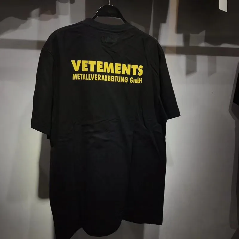 Latest High Quality Hip-hop kanye west Vetements Metallverarbeitung Letter Printing Oversized T Shirt Men Women short sleeve TEE
Latest High Quality Hip-hop kanye west Vetements Metallverarbeitung Letter Printing Oversized T Shirt Men Women short sleeve TEE