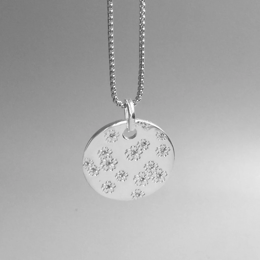 Pendant Flower Ornament Disc For Women Fashion Trendy 925 Sterling Silver Ethnic Gift Europe Style Soul Jewelry Fit Necklace
Pendant Flower Ornament Disc For Women Fashion Trendy 925 Sterling Silver Ethnic Gift Europe Style Soul Jewelry Fit Necklace