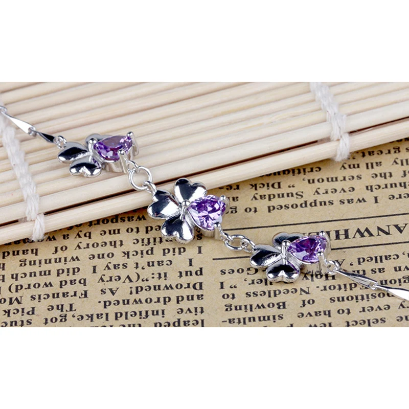 New Four Leaf Grass Bracelet Fashion Simple Four Leaf Grass Purple Zircon Crystal Bracelet For Women Student Christmas Jewelry
New Four Leaf Grass Bracelet Fashion Simple Four Leaf Grass Purple Zircon Crystal Bracelet For Women Student Christmas Jewelry