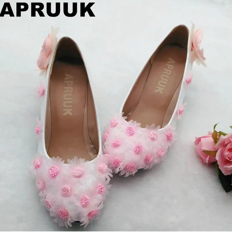 Pink color flowers wedding shoes women med heel round toes handmade brides shoes plus size lady party dress shoes
Pink color flowers wedding shoes women med heel round toes handmade brides shoes plus size lady party dress shoes