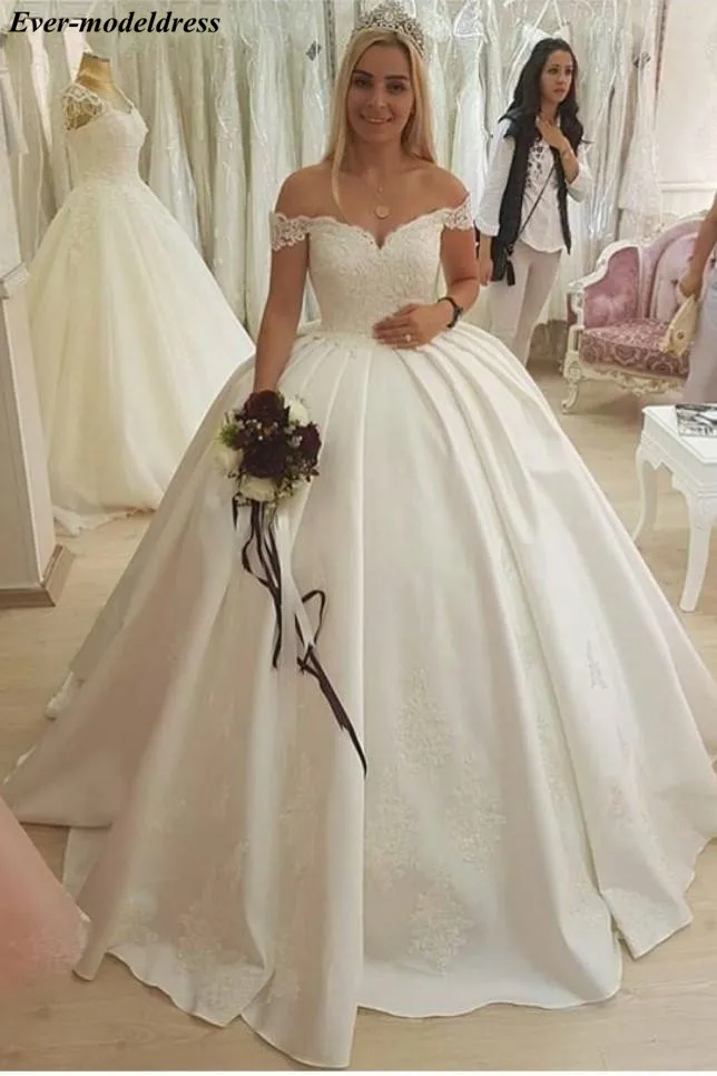 Off Shoulder Ball Gowns Wedding Dresses 2019 Lace Appliques Lace Up Back Plus Size Bridal Gowns Robe De Mariee Customized
Off Shoulder Ball Gowns Wedding Dresses 2019 Lace Appliques Lace Up Back Plus Size Bridal Gowns Robe De Mariee Customized