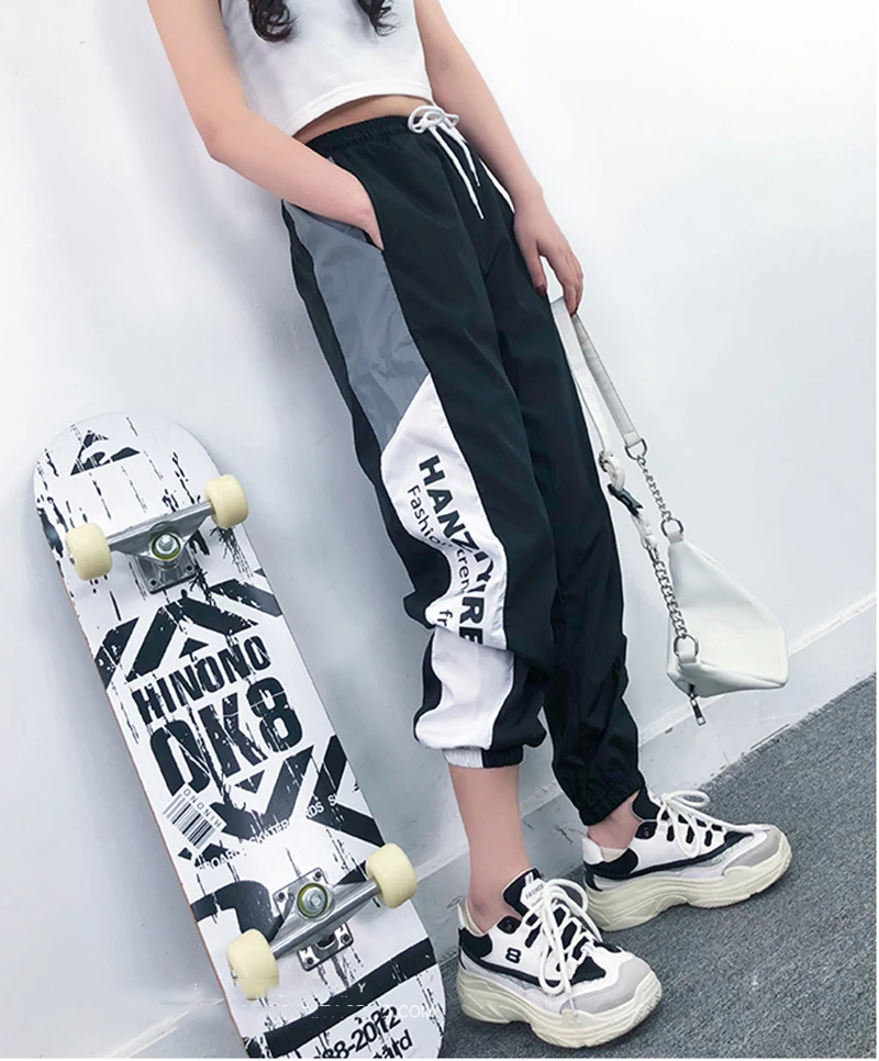 Autumn Harajuku BF Loose Sport Reflective Pants Women Hip Hop High Waist streetwear Cargo Pants Loose Joggers Women
Autumn Harajuku BF Loose Sport Reflective Pants Women Hip Hop High Waist streetwear Cargo Pants Loose Joggers Women