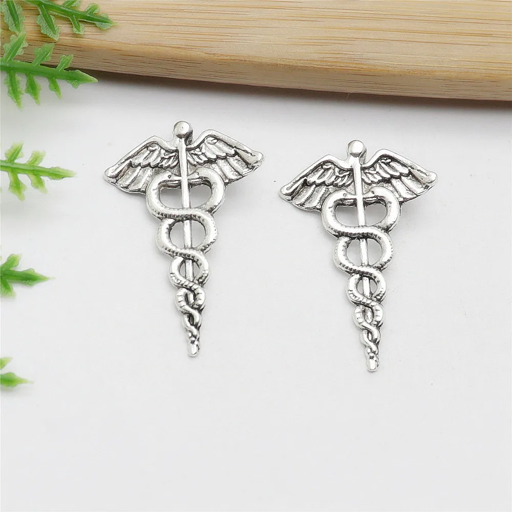 Wholessale Snake Charms 60pcs/lot Jewelry Findings fit DIY Bracelet Necklace Pendants for Jewelry Making Handmade
Wholessale Snake Charms 60pcs/lot Jewelry Findings fit DIY Bracelet Necklace Pendants for Jewelry Making Handmade