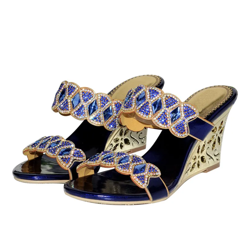 Summer New Women's Wedge High-heeled Slippers High-end Sandals Rhinestones Women's Diamond Sandals Roman High-heeled Large-size
Summer New Women's Wedge High-heeled Slippers High-end Sandals Rhinestones Women's Diamond Sandals Roman High-heeled Large-size
