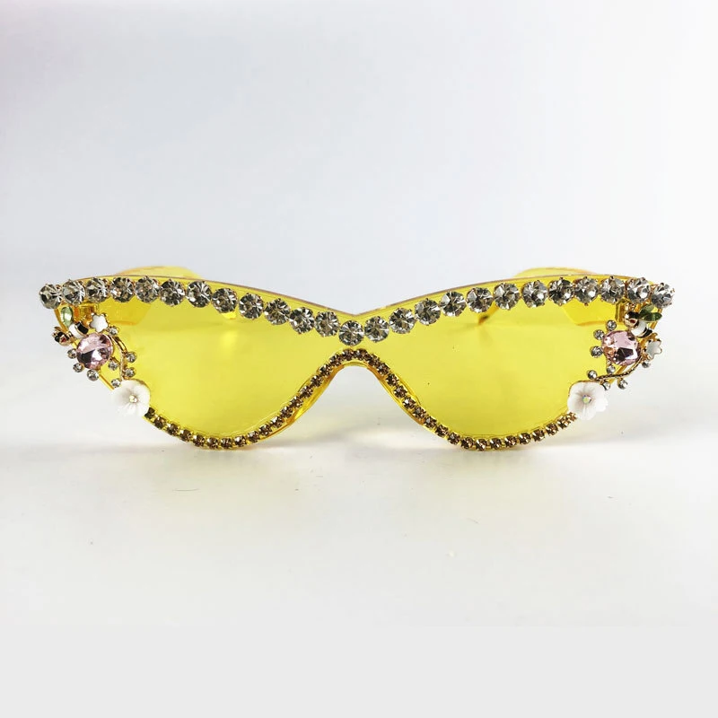 Colorful One Piece Rimless Transparent Cat Eye Sunglasses Rhinestone for Women Tinted Candy Colored Glasses
Colorful One Piece Rimless Transparent Cat Eye Sunglasses Rhinestone for Women Tinted Candy Colored Glasses