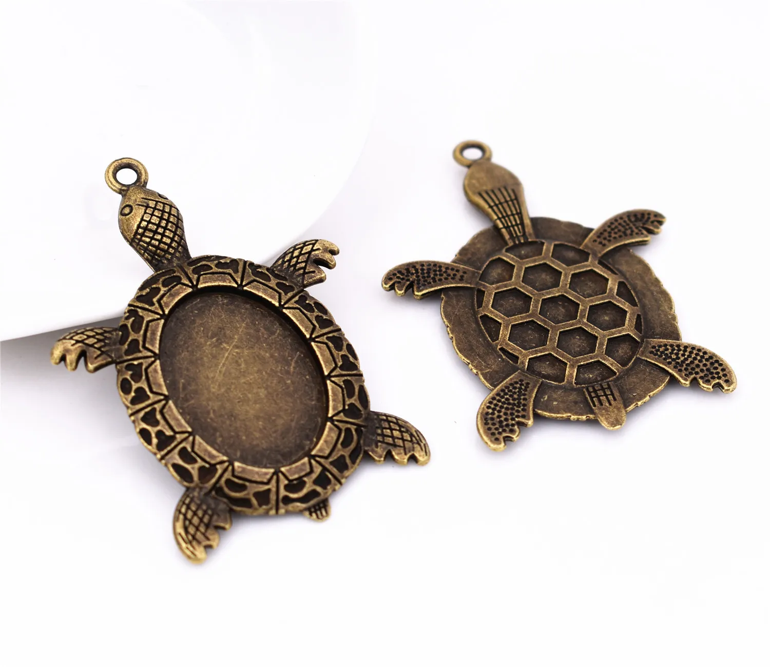 New Fashion 4pcs 18x25mm Inner Size Antique Bronze Plated Tortoise Style Cabochon Base Cameo Setting Charms Pendant-
New Fashion 4pcs 18x25mm Inner Size Antique Bronze Plated Tortoise Style Cabochon Base Cameo Setting Charms Pendant-