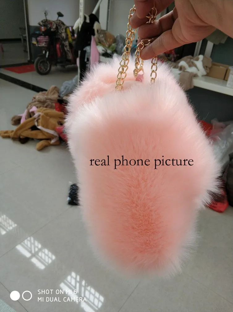 New Faux fox fur Mittens Female Gloves Lined pu Glove Russian winter Removable Chain Fur White Gloves womens fashion gloves
New Faux fox fur Mittens Female Gloves Lined pu Glove Russian winter Removable Chain Fur White Gloves womens fashion gloves