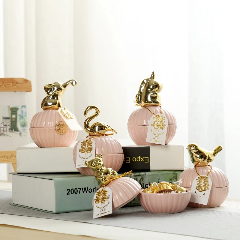 Wedding gift box Ceramic candy box high-end wedding supplies animal gold-plated candy box Wedding Bridesmaid Gift
Wedding gift box Ceramic candy box high-end wedding supplies animal gold-plated candy box Wedding Bridesmaid Gift
